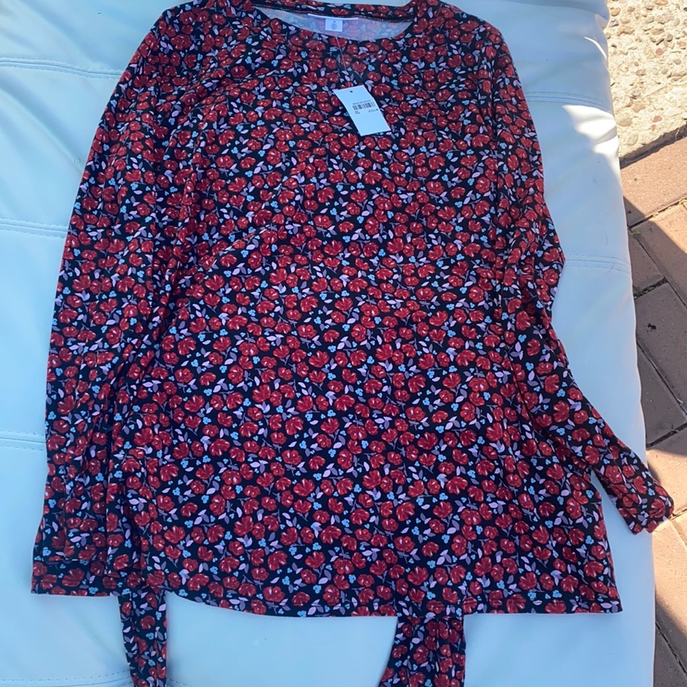 Motherhood maternity roses shirt - size M
